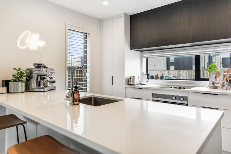 Photo of property in 72 Jacks Landing Drive, Hamilton Lake, Hamilton, 3204