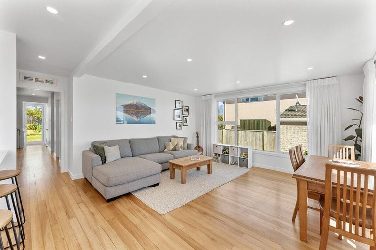 Photo of property in 6 Union Street, Merrilands, New Plymouth, 4312