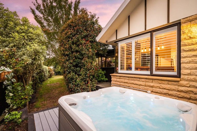 Photo of property in 12 Lennon Grove, Havelock North, 4130
