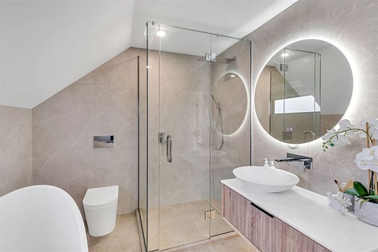 Photo of property in 2/15 Wai-iti Terrace, Burnside, Christchurch, 8053