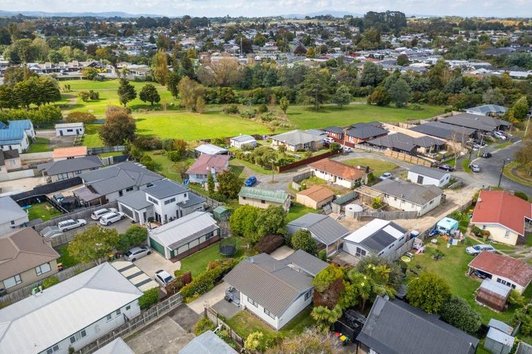 Photo of property in 35 Collins Road, Melville, Hamilton, 3206