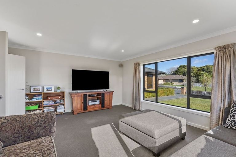 Photo of property in 8 Brompton Close, Richmond Heights, Taupo, 3330