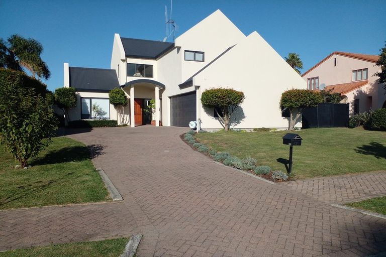 Photo of property in 47 Nielsen Gardens, Rototuna, Hamilton, 3210