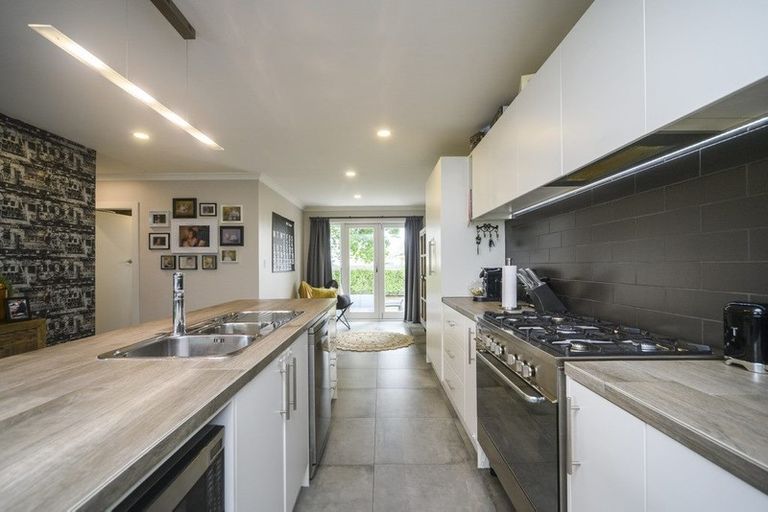 Photo of property in 134 Cook Street, West End, Palmerston North, 4410