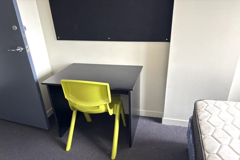 Photo of property in 240 Taranaki Street, Mount Cook, Wellington, 6011