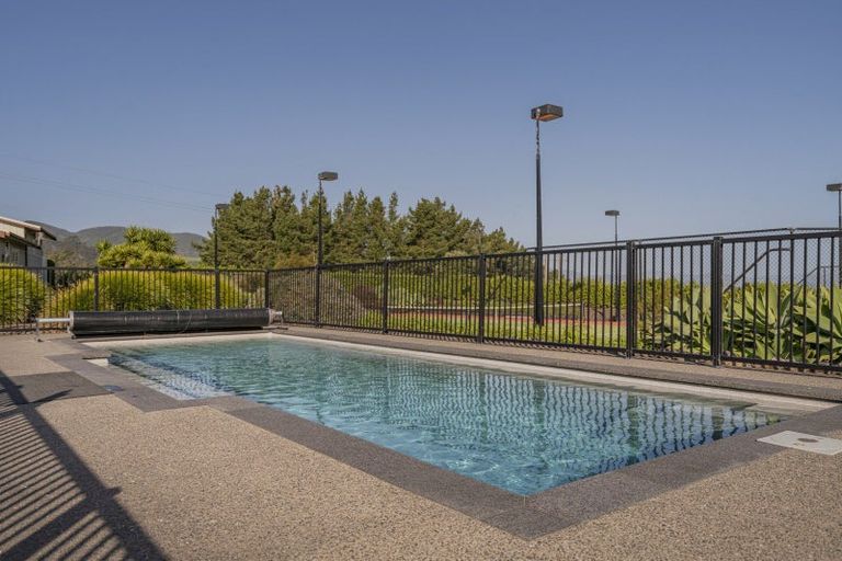 Photo of property in 68 Kanuka Rise, Albert Town, Wanaka, 9305