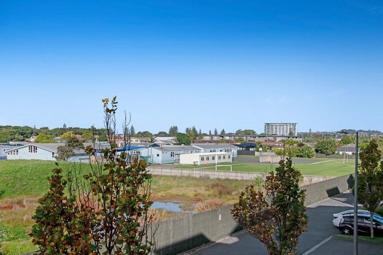 Photo of property in 10 Rewa Rewa Lane, Orewa, 0931