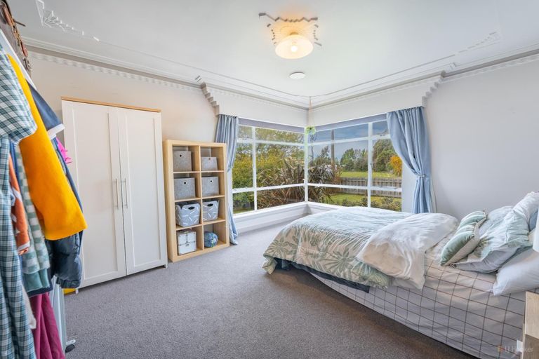 Photo of property in 30 Timaru Road, Waimate, 7924