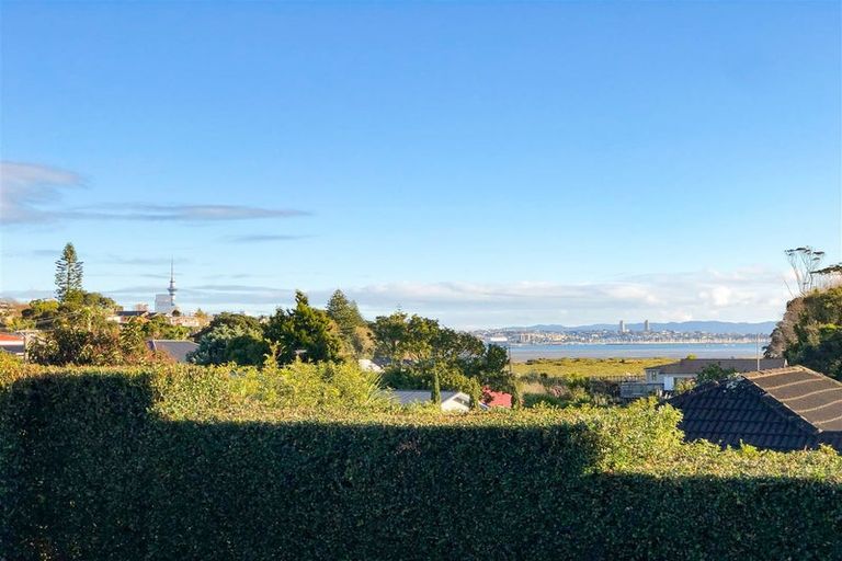 Photo of property in 37 Regent Street, Devonport, Auckland, 0624