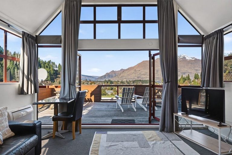 Photo of property in 8b Kiely Lane, Queenstown, 9300