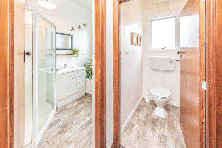 Photo of property in 37 Bear Street, Waverley, 4510