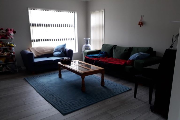 Photo of property in 22 Saddleback Crescent, Papakura, 2110