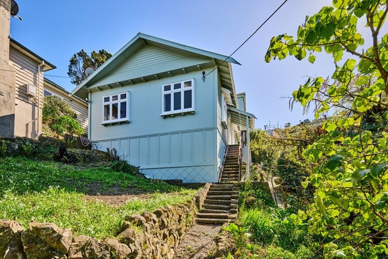 Photo of property in 46 Pembroke Road, Northland, Wellington, 6012