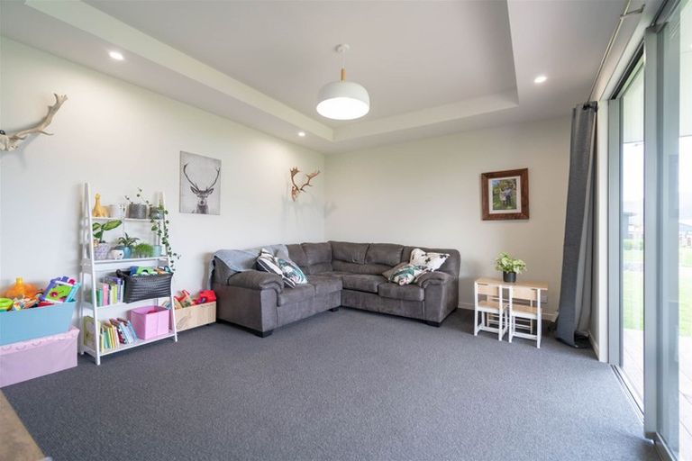 Photo of property in 35 Pounamu Drive, Te Anau, 9600