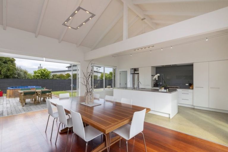 Photo of property in 31 Tohora Crescent, Omaha, 0986