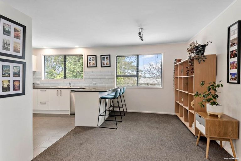 Photo of property in 2/19 Bowman Road, Forrest Hill, Auckland, 0620