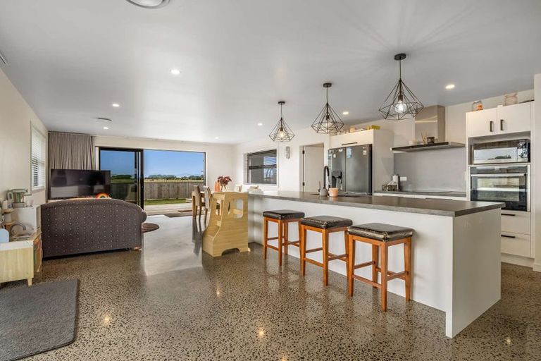 Photo of property in 6 Mcwatters Drive, Ngatea, 3503