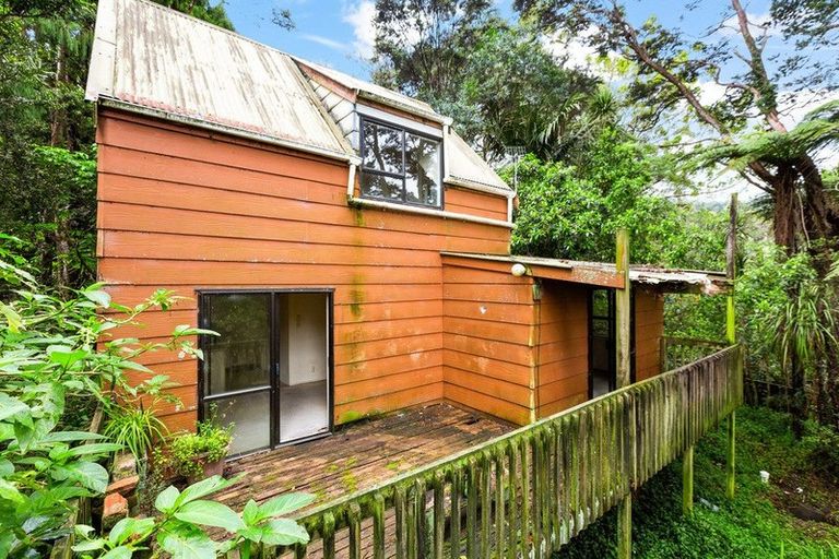 Photo of property in 59 Opanuku Road, Henderson Valley, Auckland, 0612