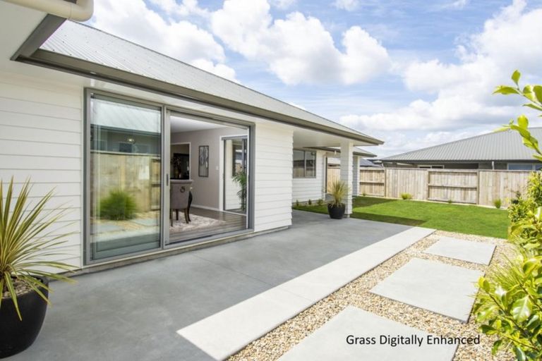 Photo of property in 58 Penetaka Heights, Pyes Pa, Tauranga, 3112