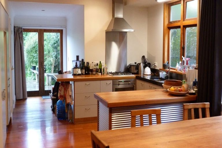 Photo of property in 29 Melrose Road, Island Bay, Wellington, 6023