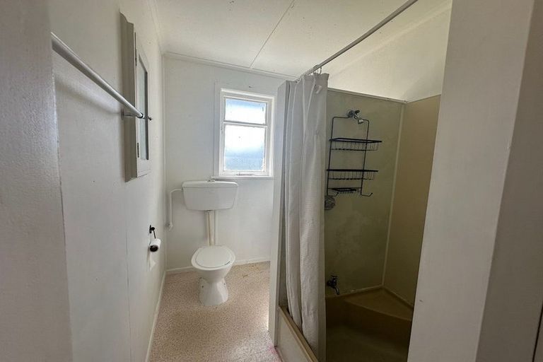 Photo of property in 80 Leslie Street, Waitara, 4320