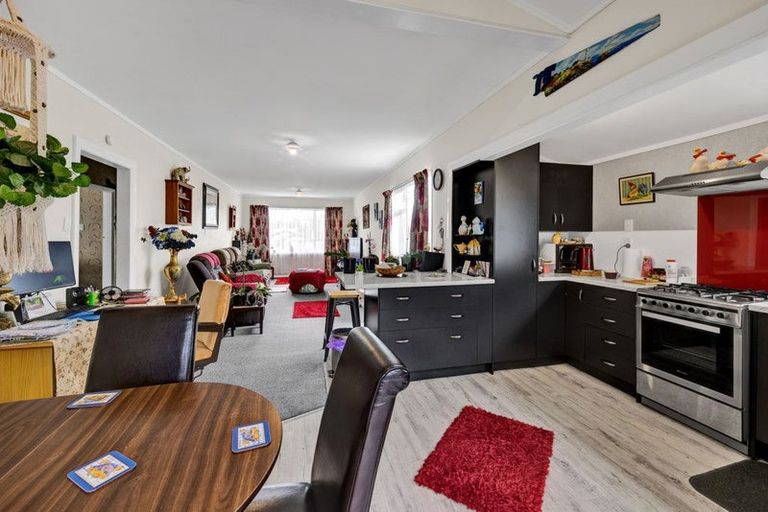 Photo of property in 24 Dorset Street, Patea, 4520