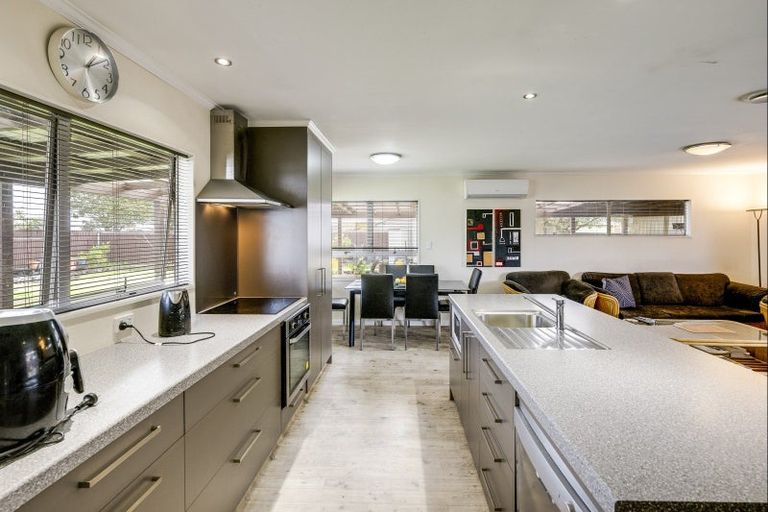 Photo of property in 20 Cortes Crescent, Flaxmere, Hastings, 4120