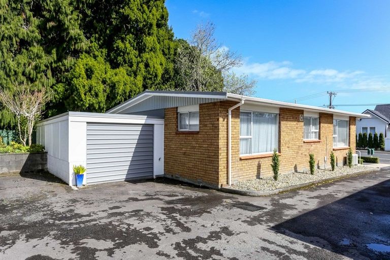 Photo of property in 4/6 Gilbert Street, New Plymouth, 4310