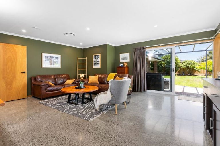 Photo of property in 10 Addison Place, Halswell, Christchurch, 8025