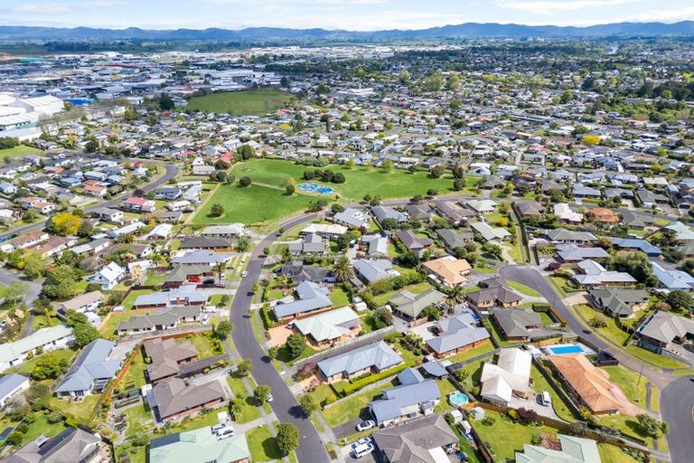Photo of property in 63 Waiwherowhero Drive, St Andrews, Hamilton, 3200