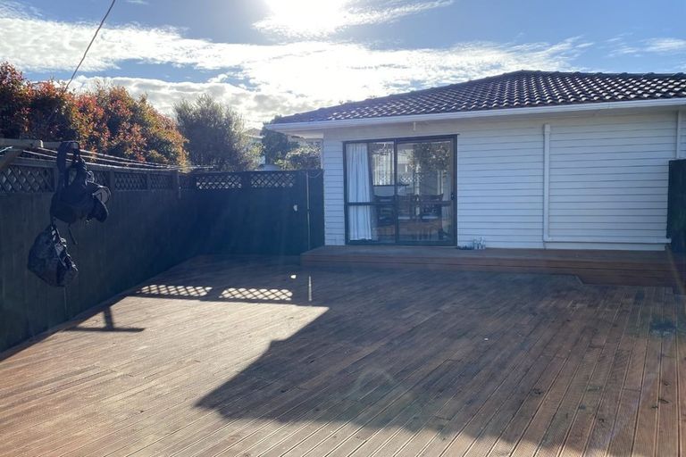 Photo of property in 2/24 Hatherlow Street, Glenfield, Auckland, 0629