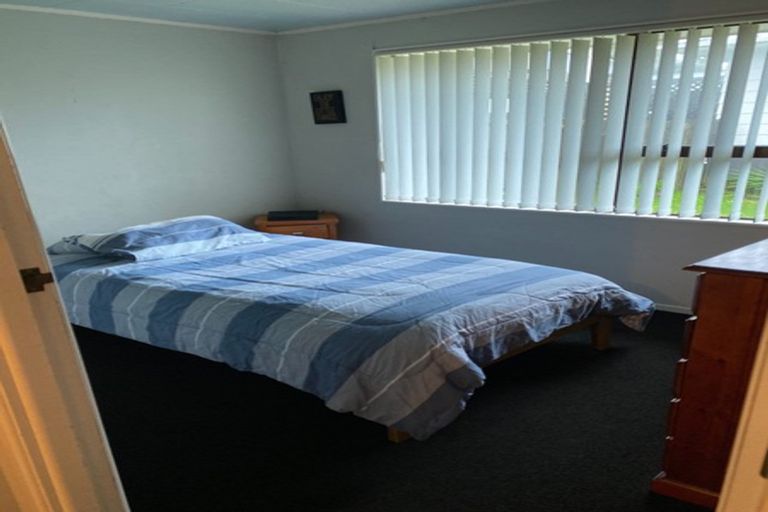 Photo of property in 106 Moire Road, West Harbour, Auckland, 0618