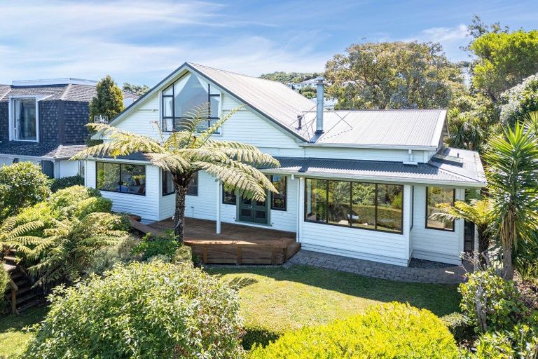 Photo of property in 8 Ranikhet Way, Khandallah, Wellington, 6035