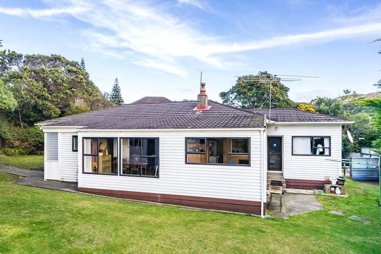 Photo of property in 15 Pukerua Beach Road, Pukerua Bay, 5026