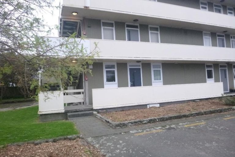 Photo of property in 4/41 Barber Grove, Moera, Lower Hutt, 5010