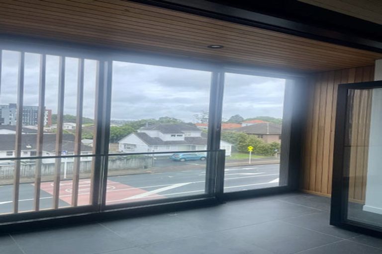 Photo of property in Frank Sargeson Apts, 201/74 Anzac Street, Takapuna, Auckland, 0622