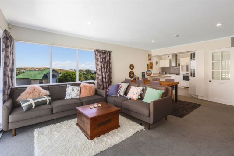 Photo of property in 2 Saint Ives Drive, Camborne, Porirua, 5026