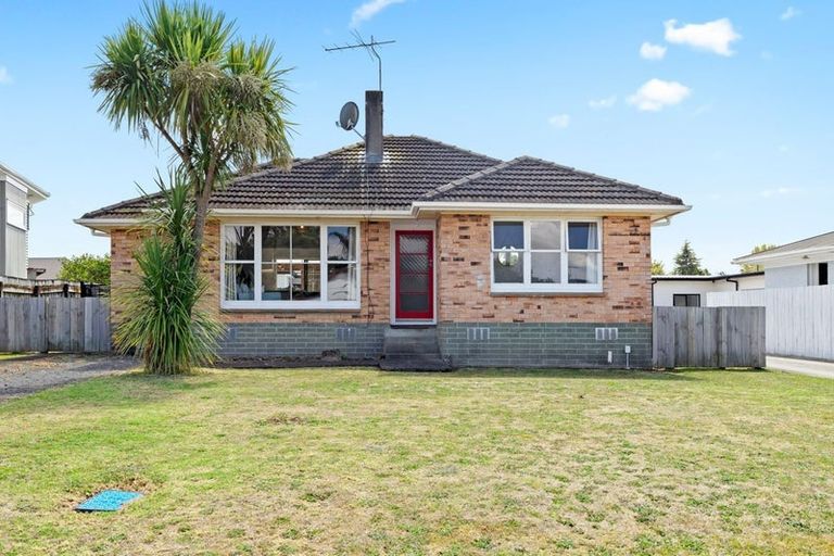 Photo of property in 19 Madill Street, Tuakau, 2121
