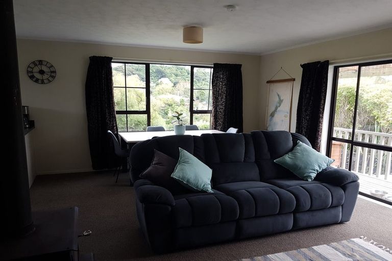 Photo of property in 2/84 Gillespies Road, Birchville, Upper Hutt, 5018