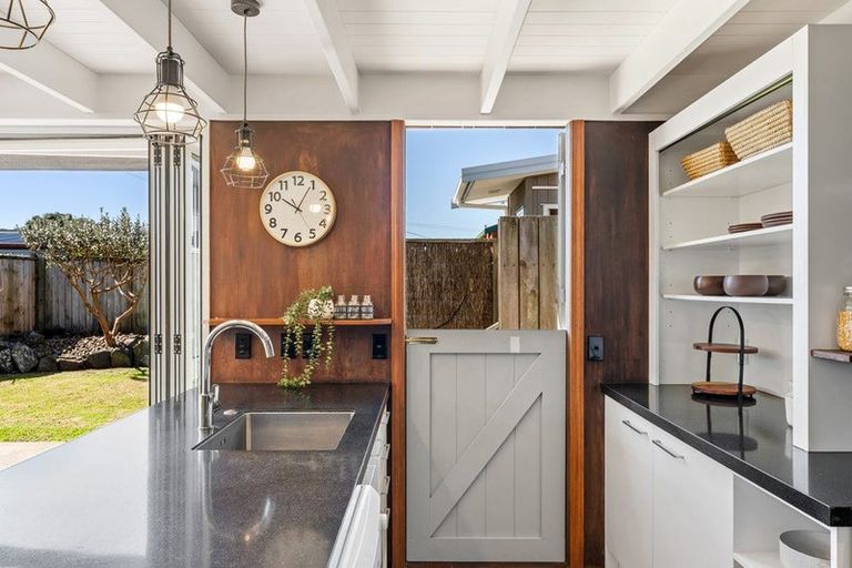 Photo of property in 21a Laurence Street, Manly, Whangaparaoa, 0930