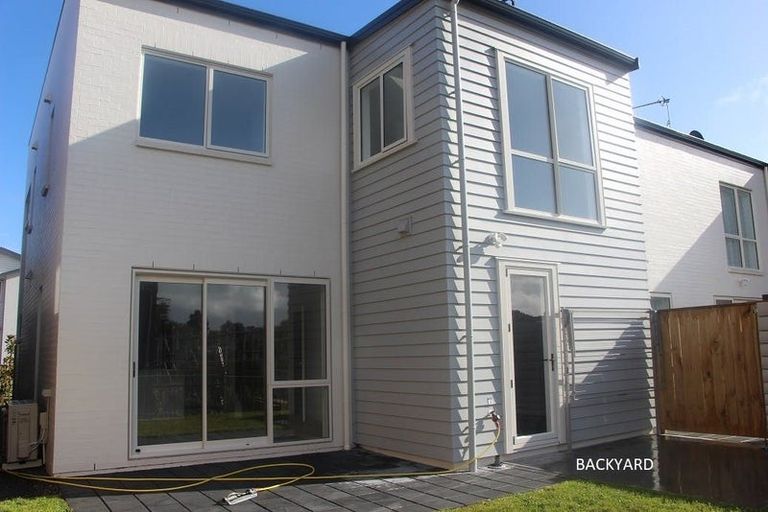 Photo of property in 29 Ambar Ridge Avenue, Massey, Auckland, 0614