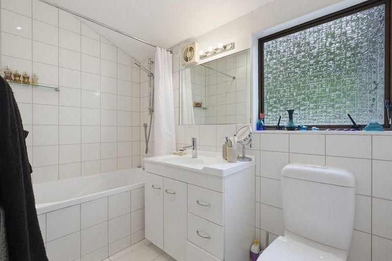 Photo of property in 21 Rama Crescent, Khandallah, Wellington, 6035