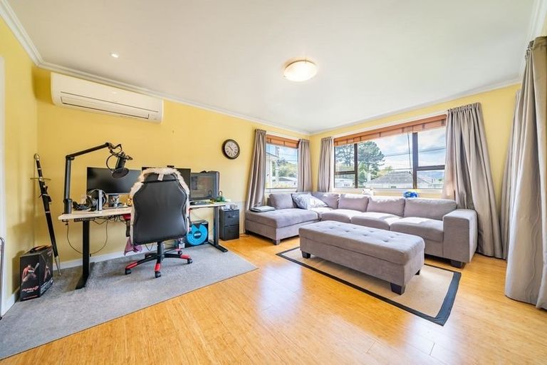 Photo of property in 17 Mcgowan Road, Wainuiomata, Lower Hutt, 5014