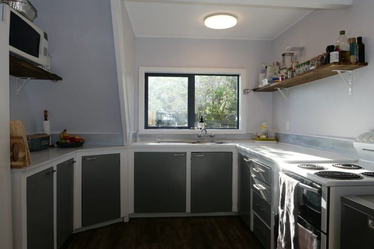 Photo of property in 9 Toporoa View, Ascot Park, Porirua, 5024