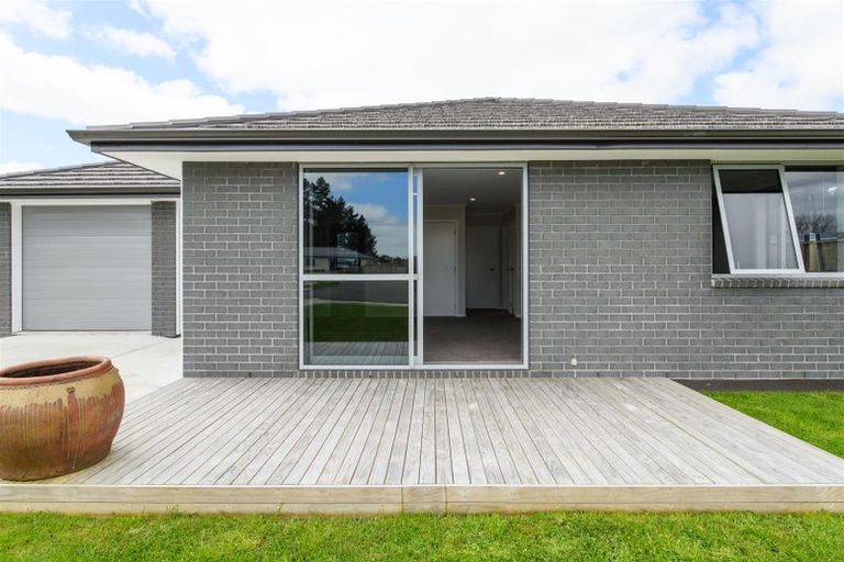 Photo of property in 35 Oldfield Lane, Marton, 4710