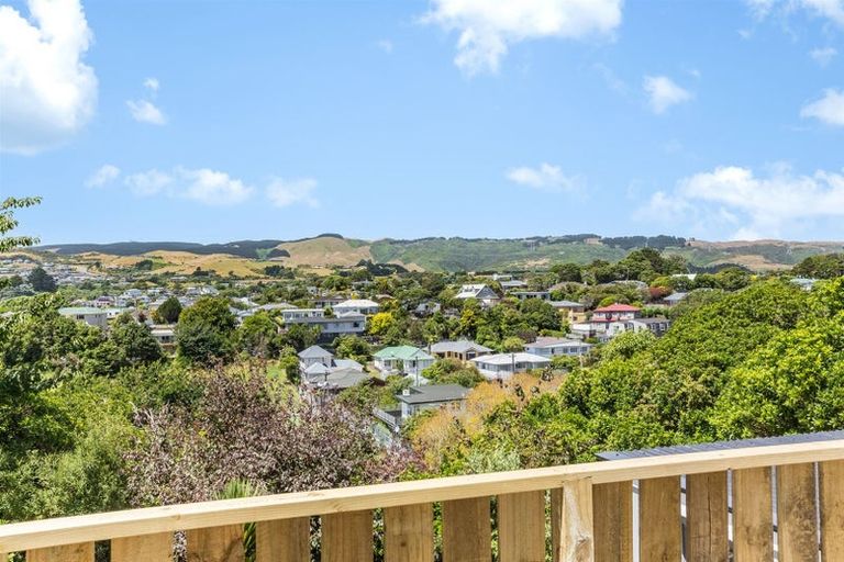 Photo of property in 9 Tainui Terrace, Tawa, Wellington, 5028