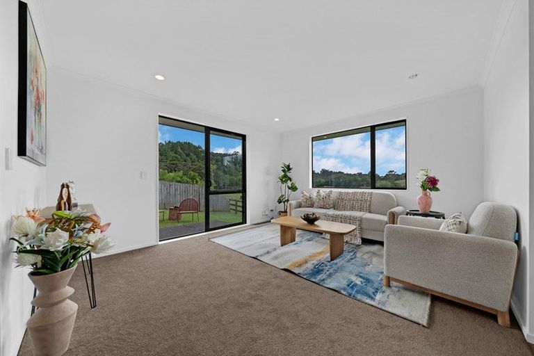 Photo of property in 31 Misty Valley Drive, Henderson, Auckland, 0612