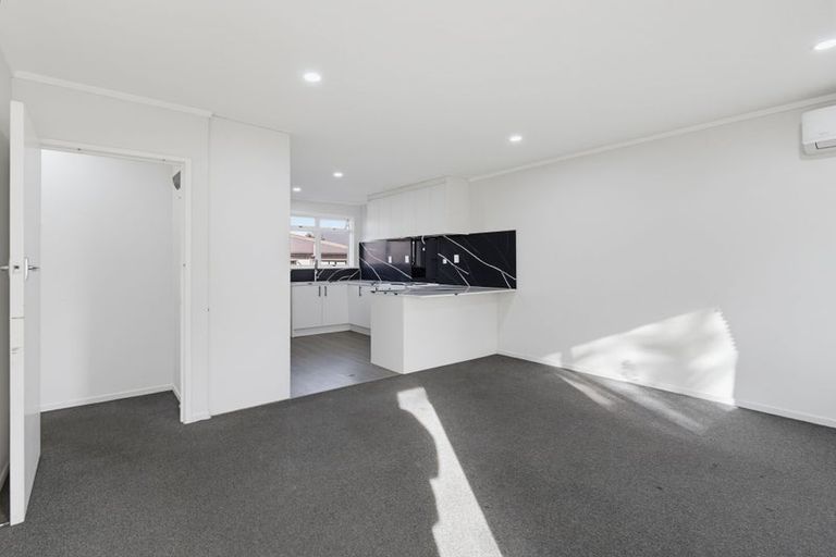 Photo of property in 2/24a Vine Street, Mangere East, Auckland, 2024