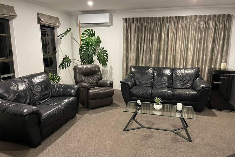 Photo of property in 45 Postgate Drive, Whitby, Porirua, 5024