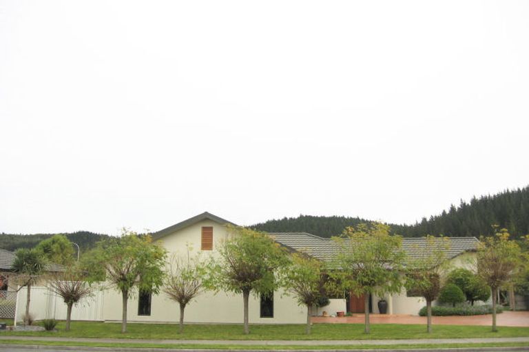 Photo of property in 3 West Place, Greenmeadows, Napier, 4112